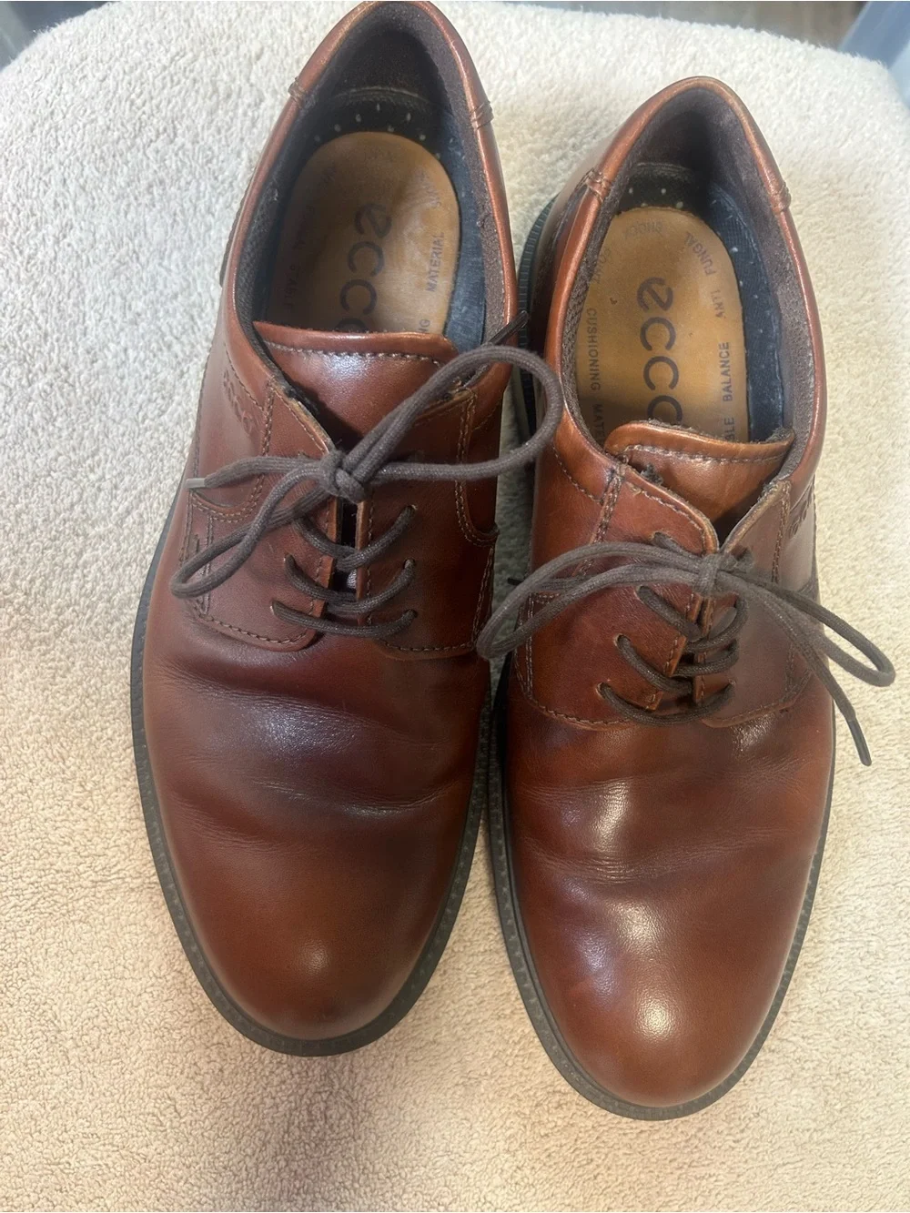 ECCO MENS HELSINKI CLASSIC OXFORDS. Chestnut leather. Size 42 (8/8.5) NICE